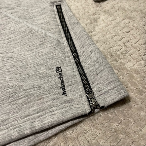 WOMEN’S AVALANCHE OUTDOORS SUPPKY COMPANY HOODIE - Picture 3 of 5